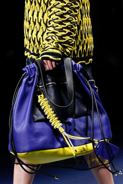 Look 61
